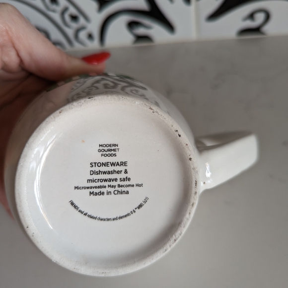 Paladone Central Perk White Large Coffee/Latte Mug Friends TV Show 10oz - Picture 4 of 5